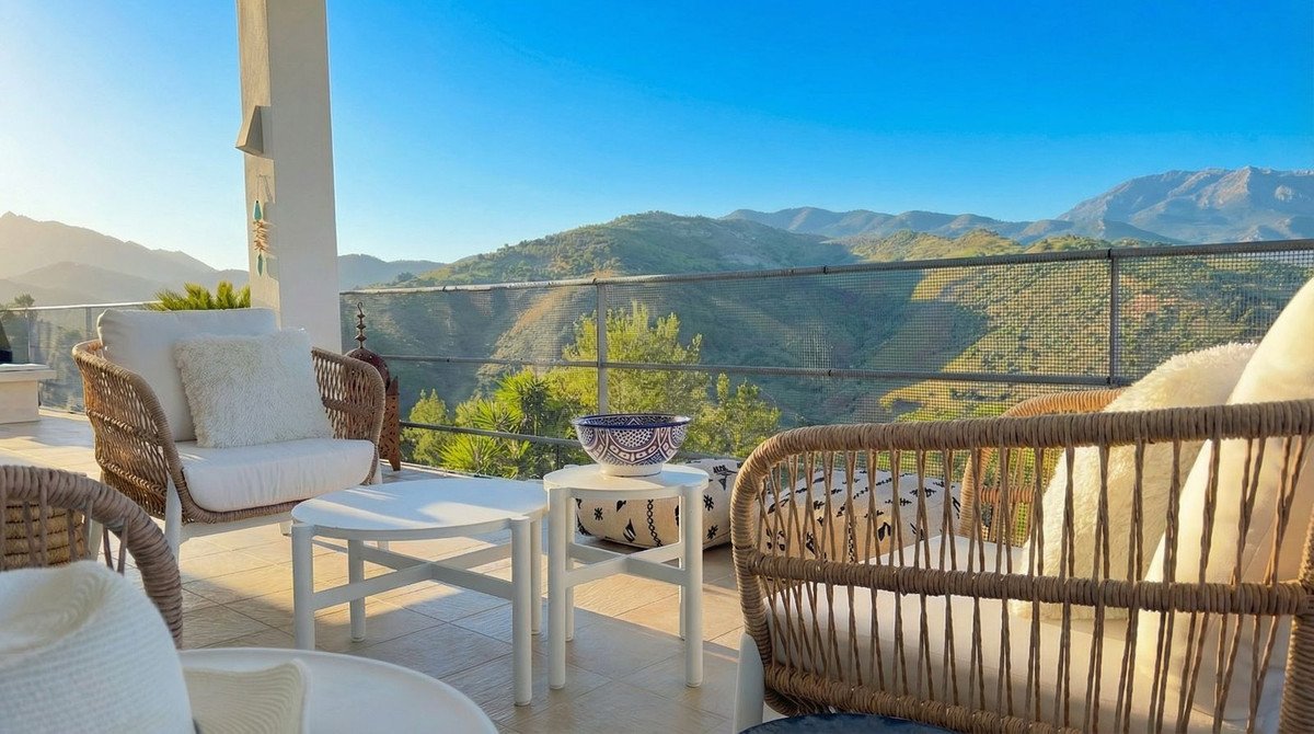 4 Bed Detached Villa in Guaro