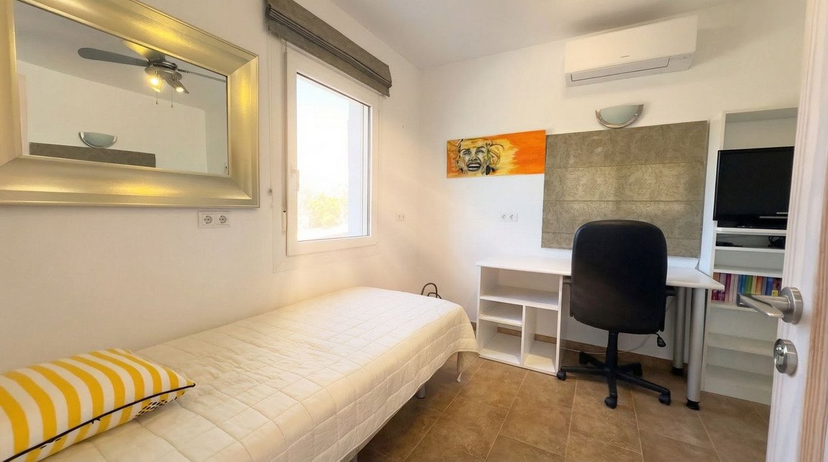 4 Bed Detached Villa in Guaro