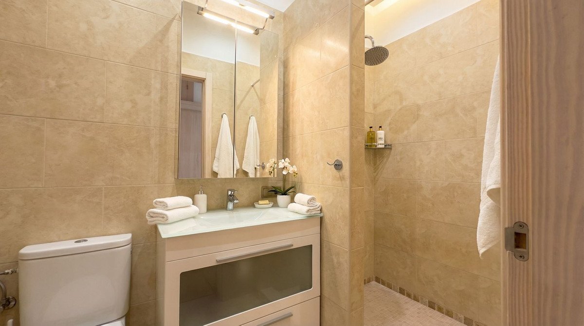 4 Bed Detached Villa in Guaro