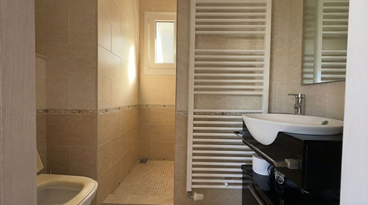 4 Bed Detached Villa in Guaro