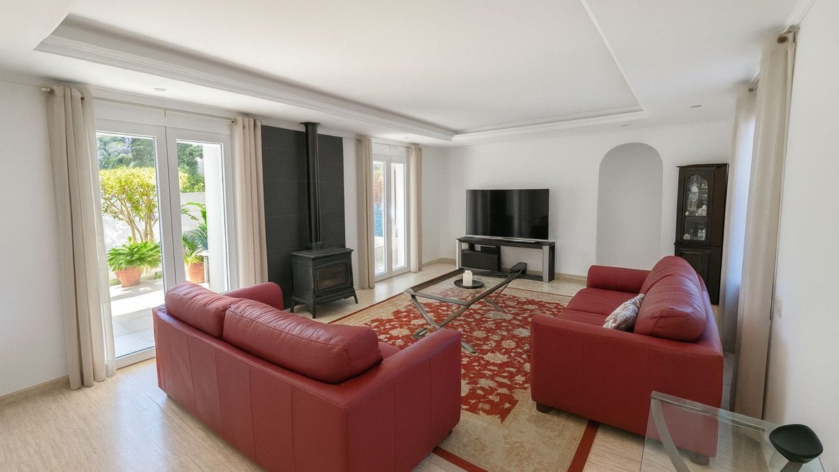 4 Bed Detached Villa in El Rosario