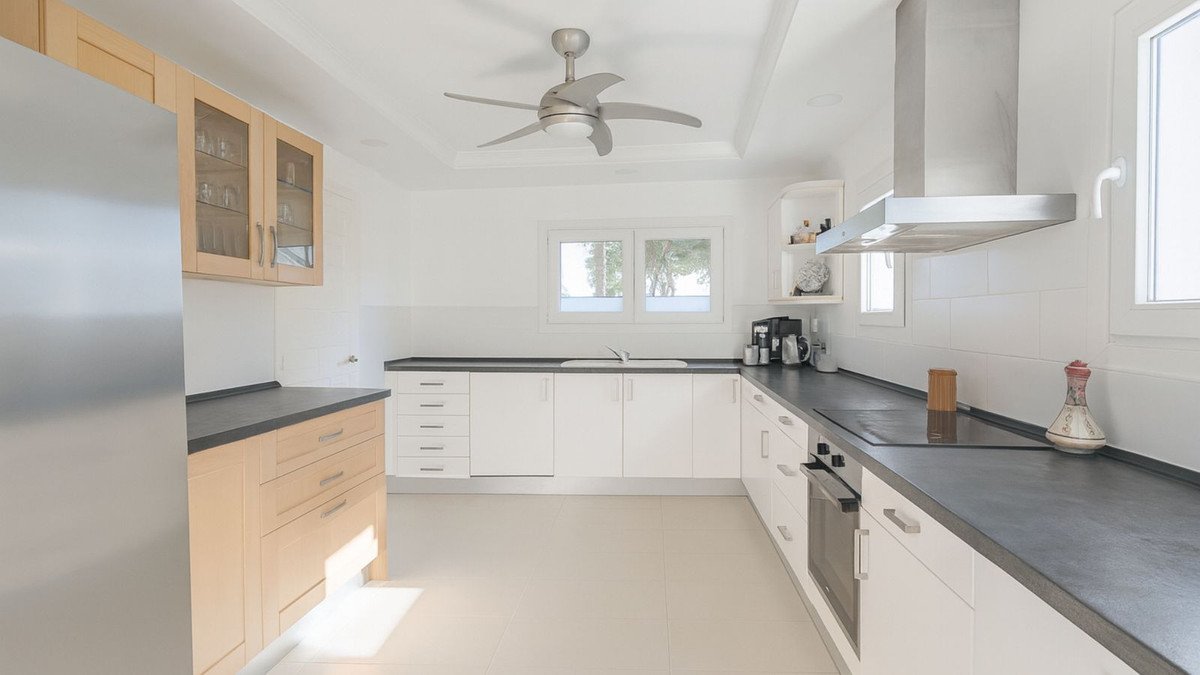 4 Bed Detached Villa in El Rosario