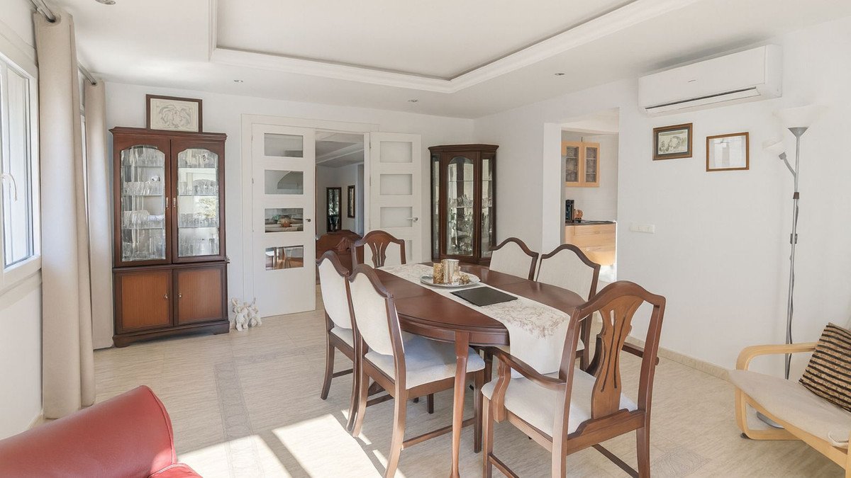 4 Bed Detached Villa in El Rosario