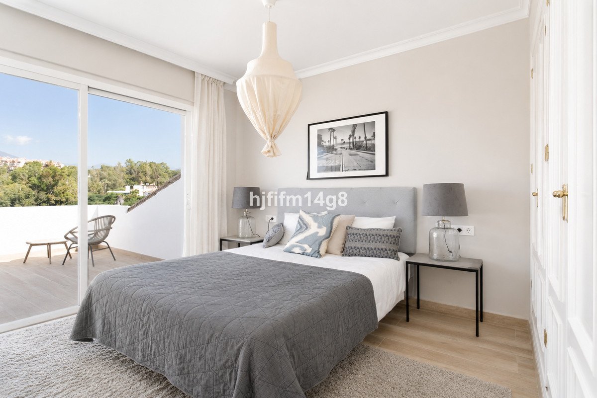 4 Bed Detached Villa in La Campana