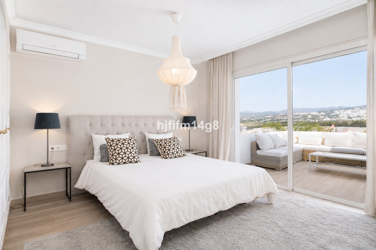 4 Bed Detached Villa in La Campana