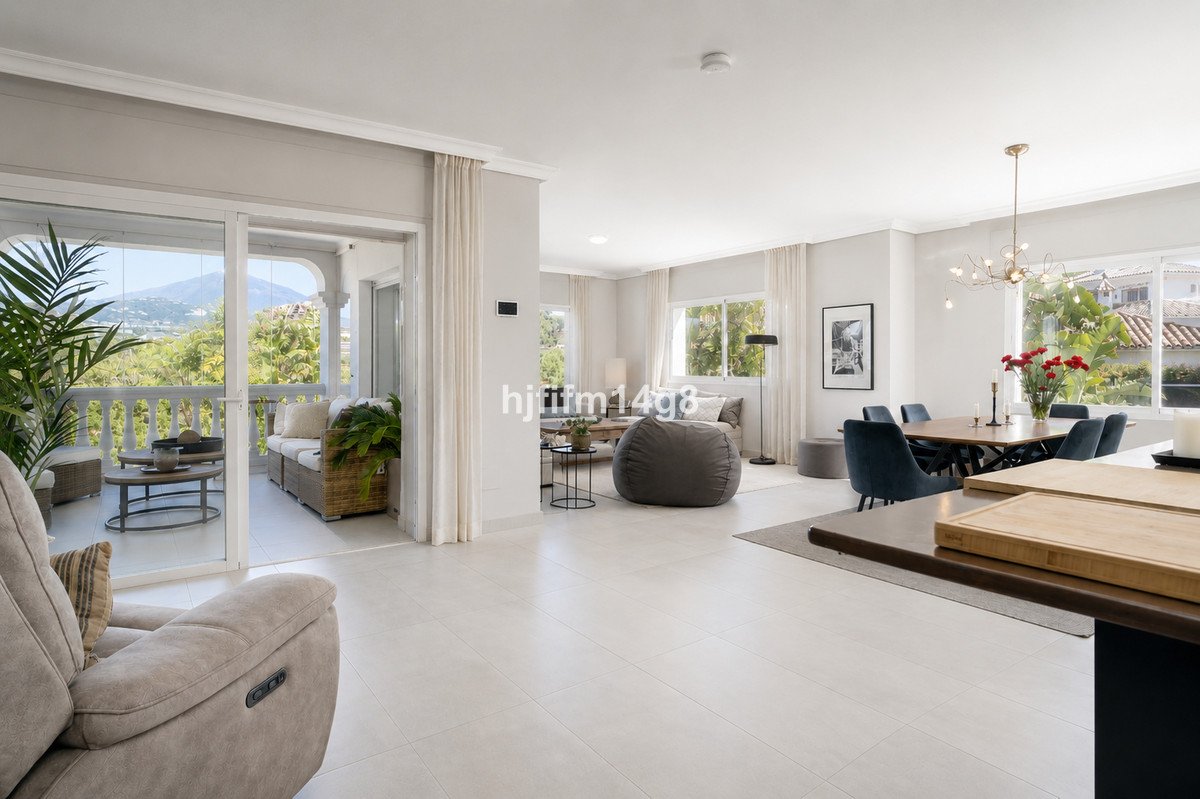 4 Bed Detached Villa in La Campana