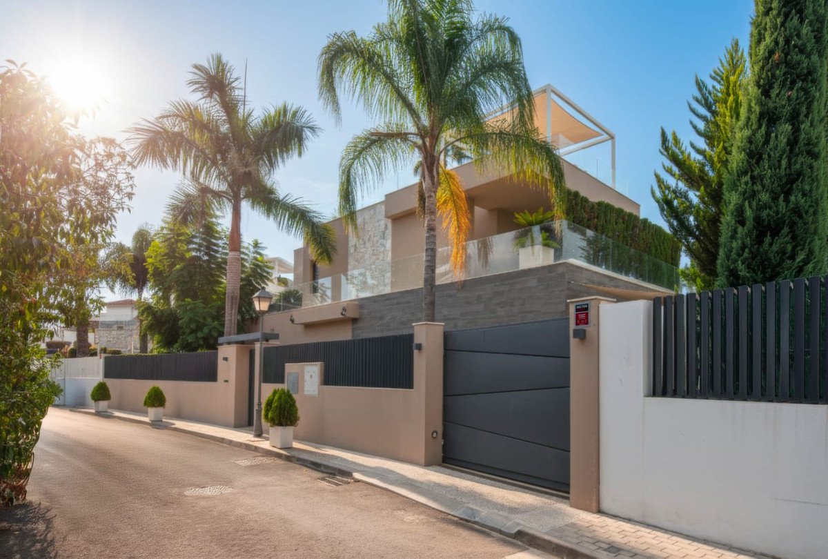 5 Bed Detached Villa in The Golden Mile