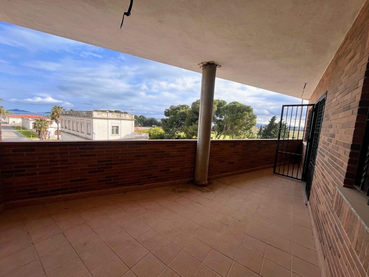 4 Bed Top Floor Apartment in Los Alcazares