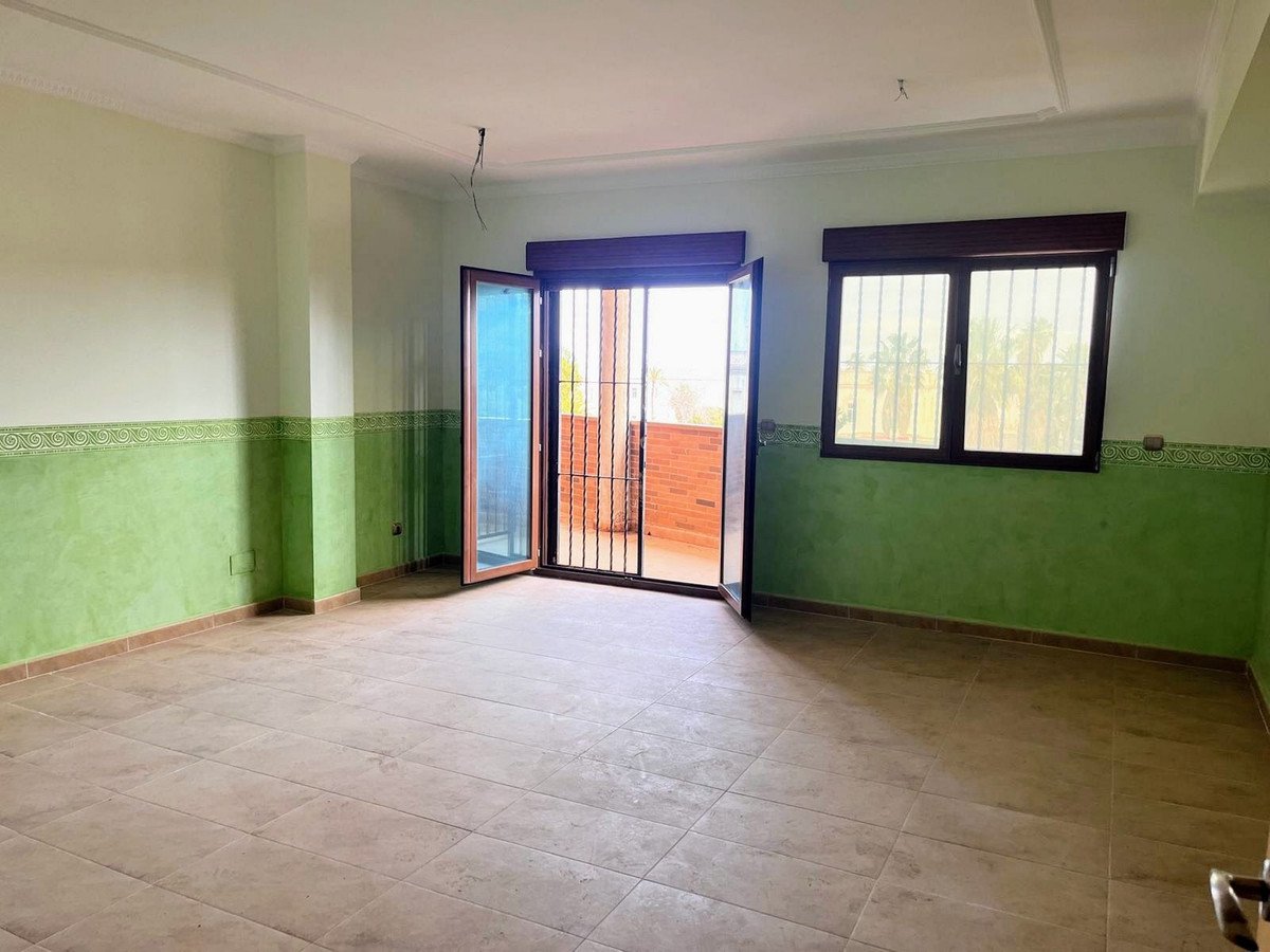 4 Bed Top Floor Apartment in Los Alcazares