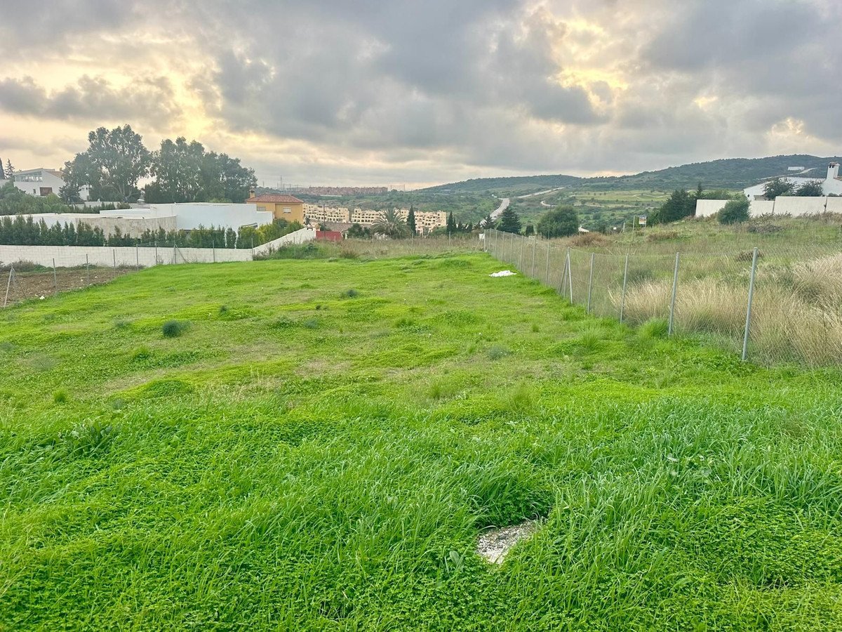 Residential Plot in Valle Romano