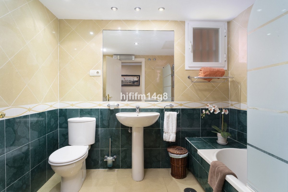 2 Bed Ground Floor Apartment in Puerto Banús