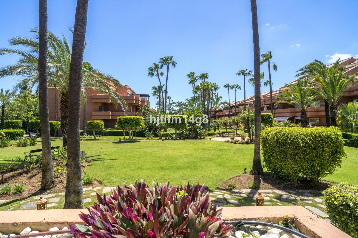2 Bed Ground Floor Apartment in Puerto Banús