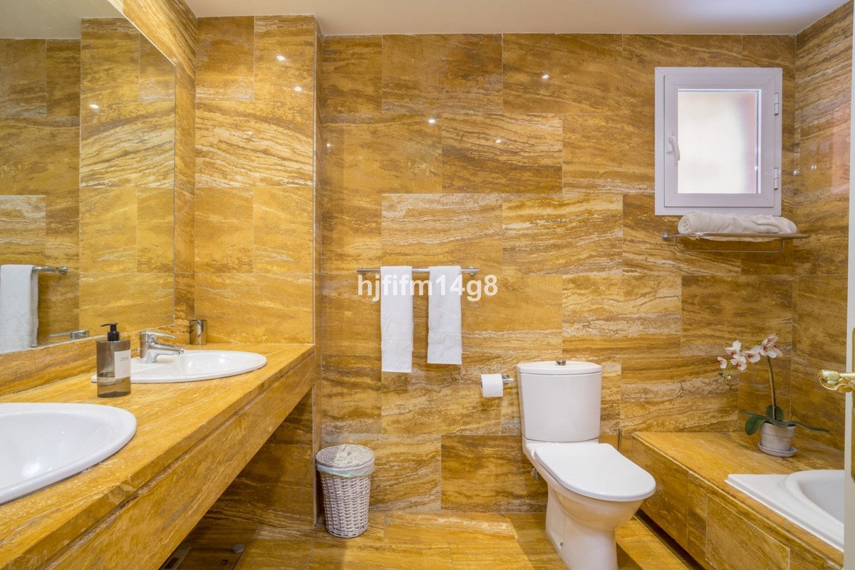 2 Bed Ground Floor Apartment in Puerto Banús