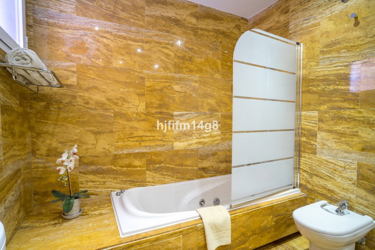 2 Bed Ground Floor Apartment in Puerto Banús