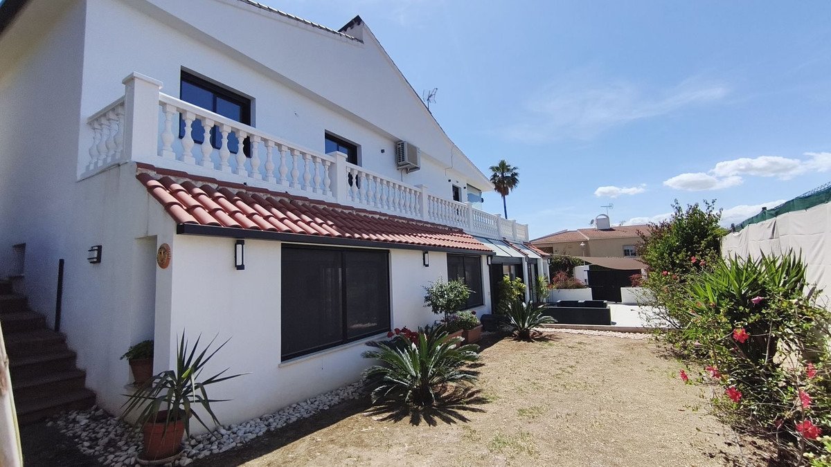 6 Bed Detached Villa in Alhaurín de la Torre