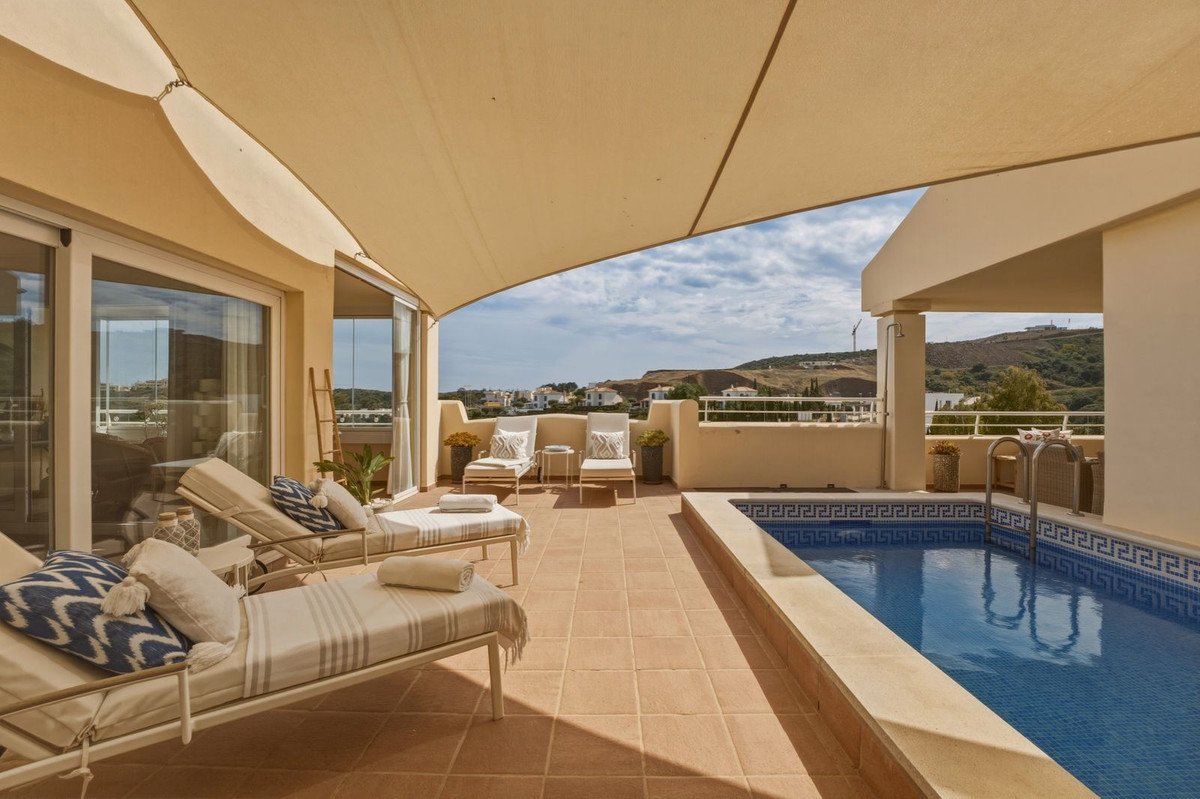 3 Bed Penthouse in Cerros del Aguila