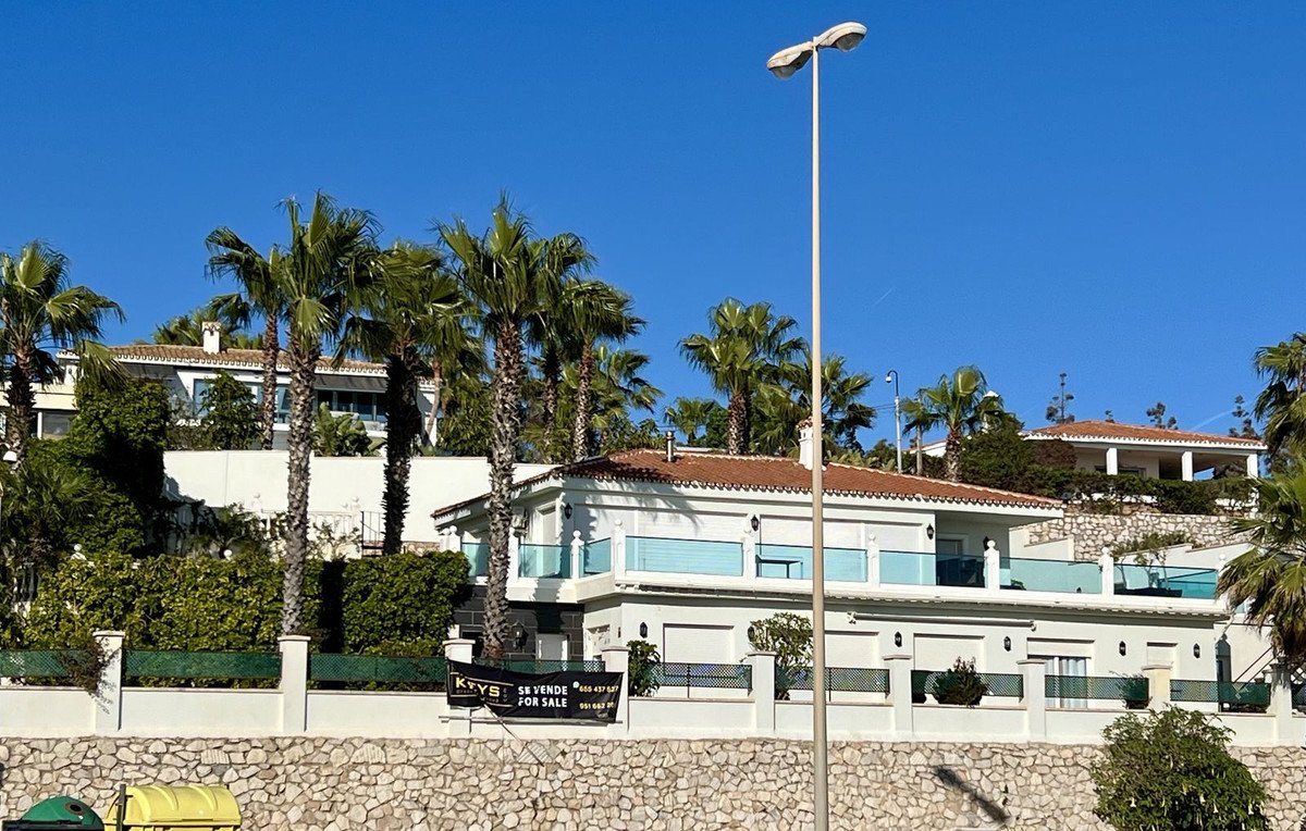 5 Bed Detached Villa in El Chaparral