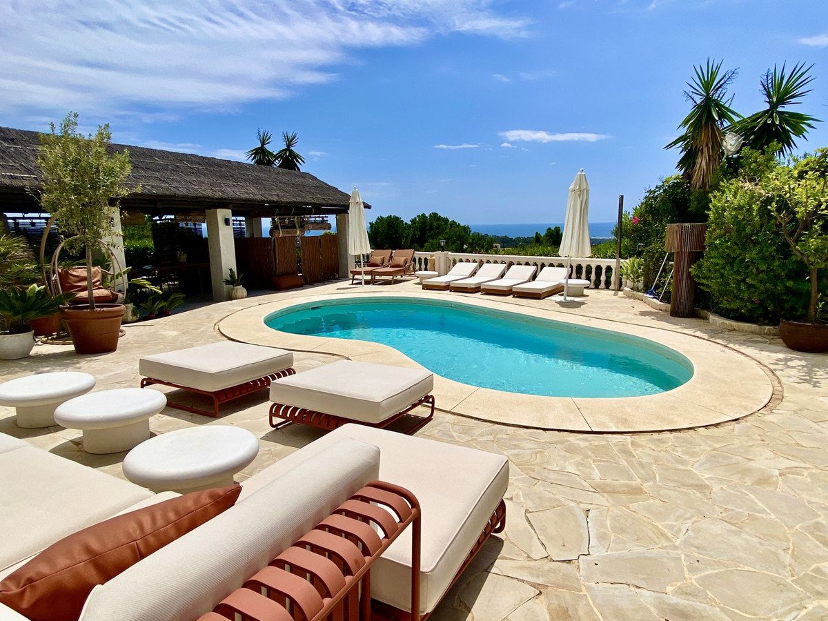 4 Bed Detached Villa in El Padron