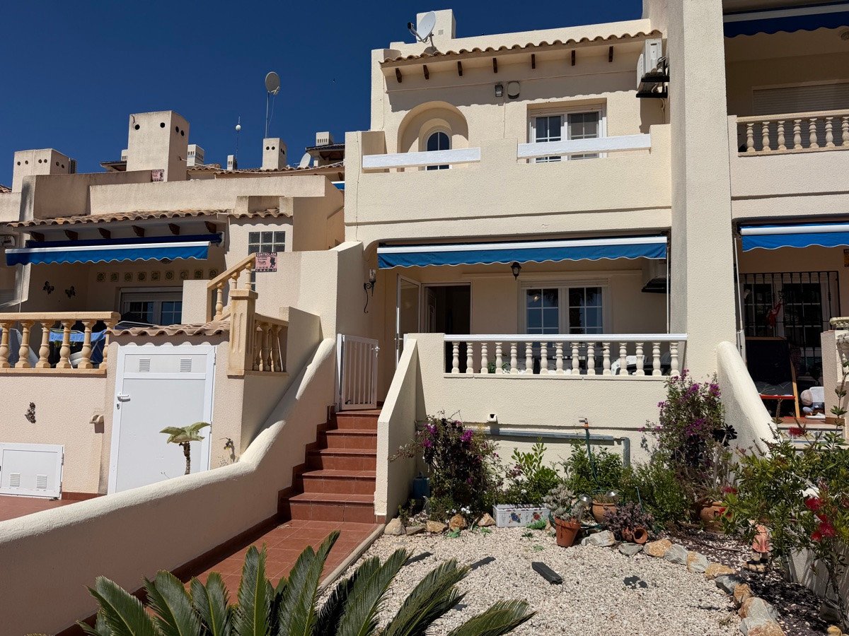 2 Bed Townhouse in Las Ramblas Golf