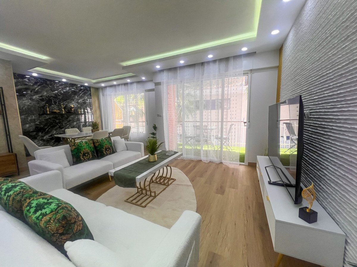 4 Bed Middle Floor Apartment in Torrevieja