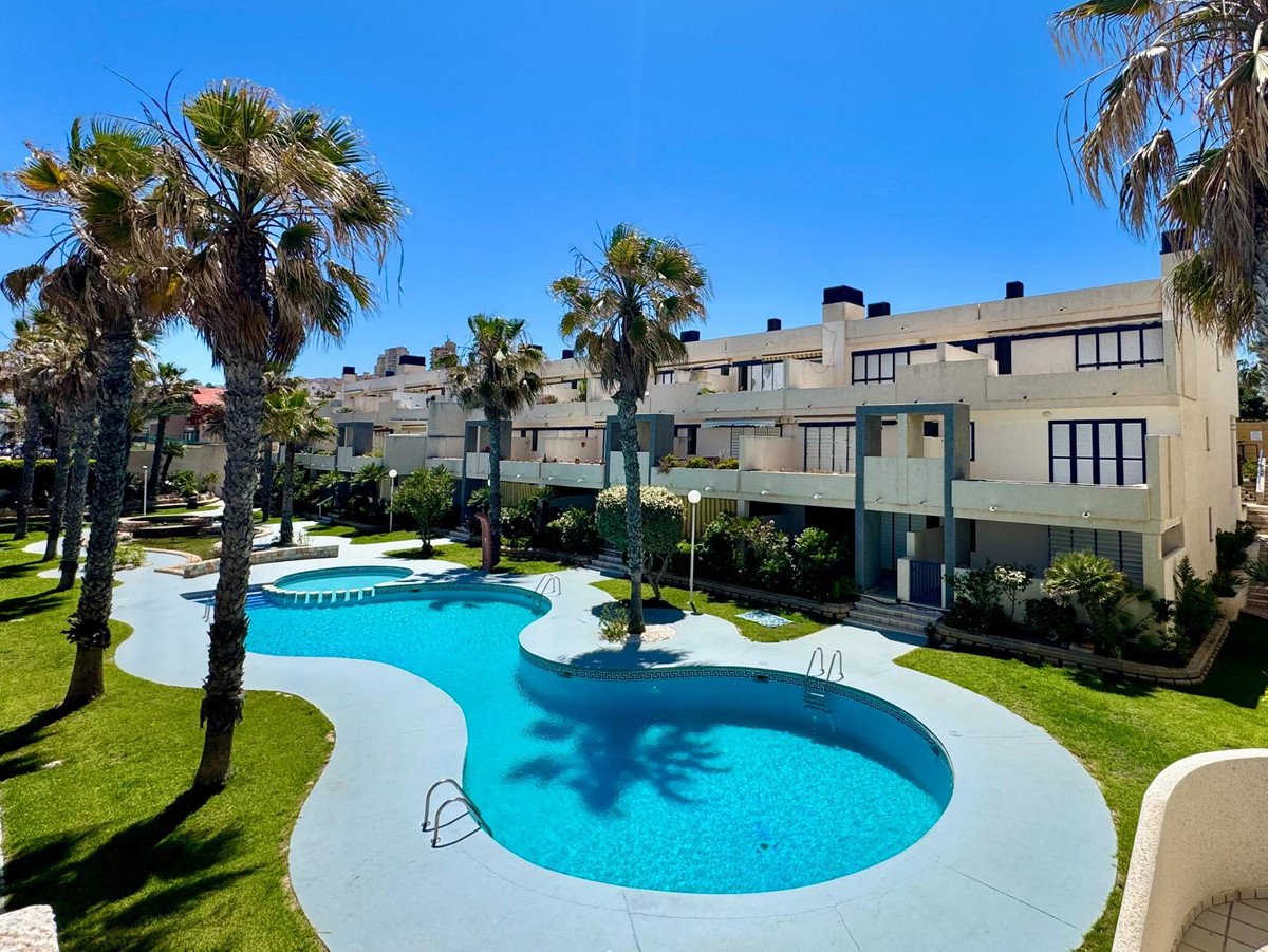 2 Bed Middle Floor Apartment in Torrevieja