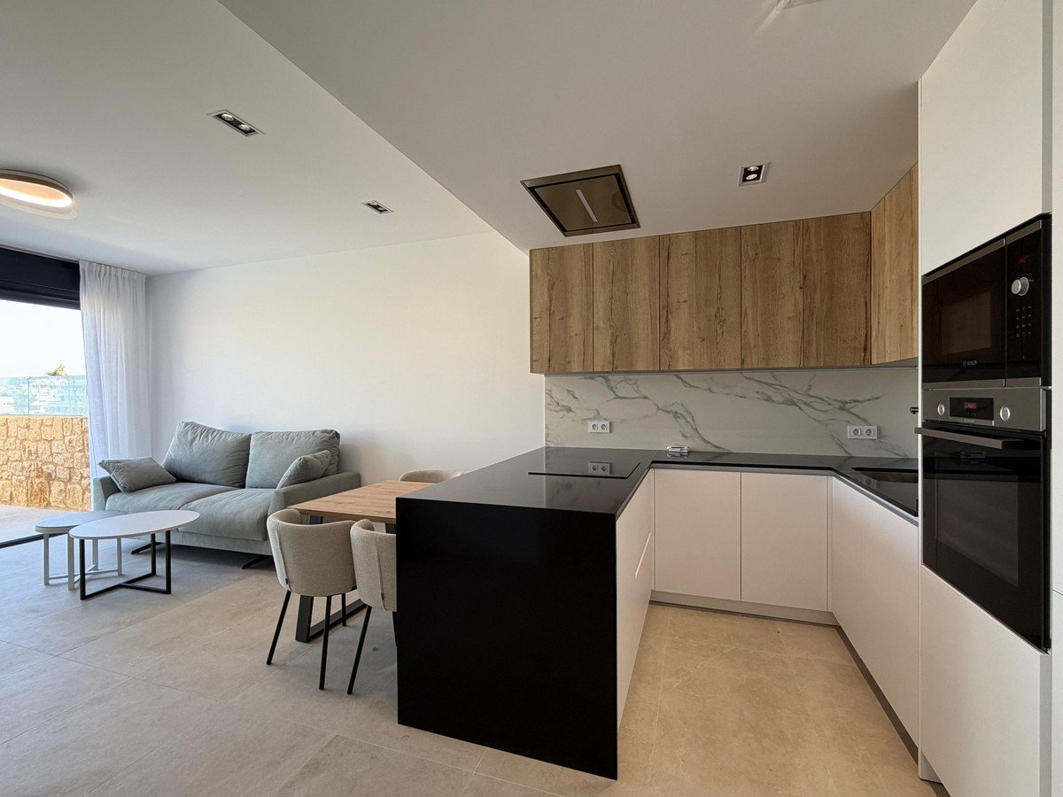 2 Bed Middle Floor Apartment in Finestrat