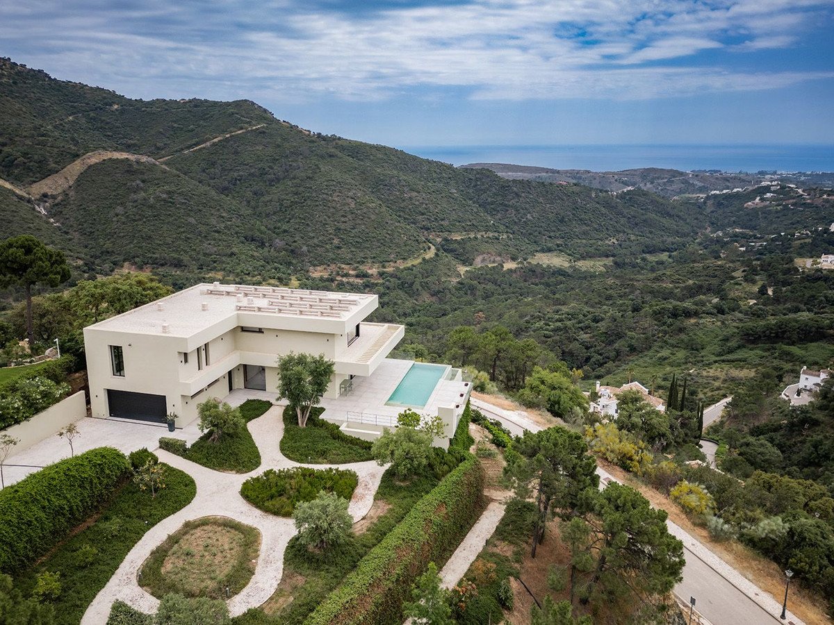 5 Bed Detached Villa in Benahavís