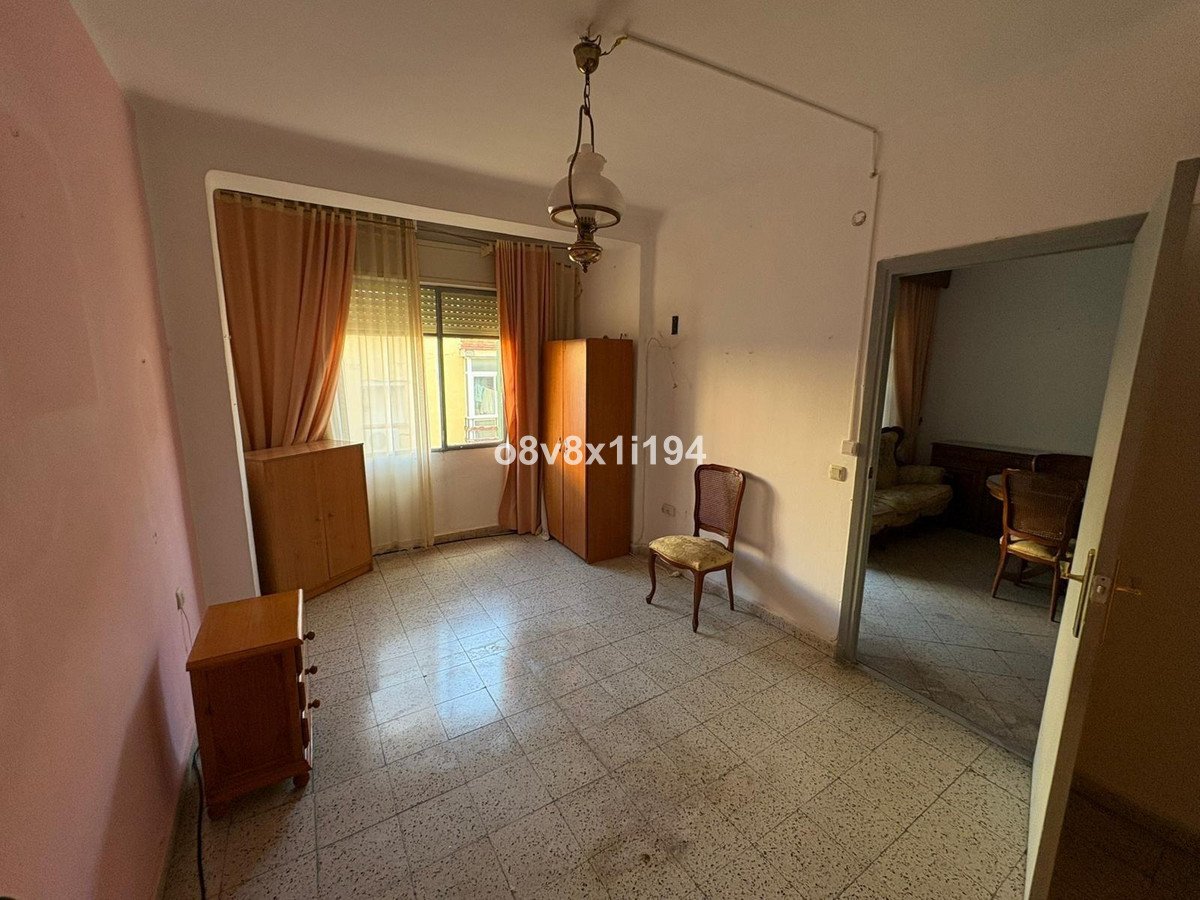4 Bed Middle Floor Apartment in Capuchinos