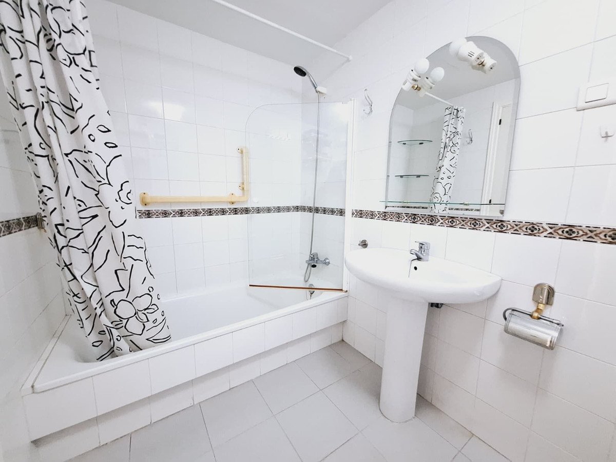 3 Bed Middle Floor Apartment in Los Boliches