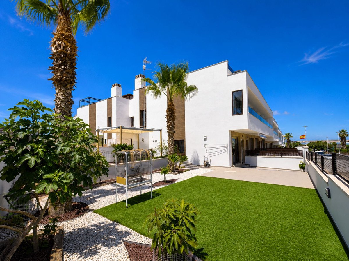 3 Bed Townhouse in Los Balcones