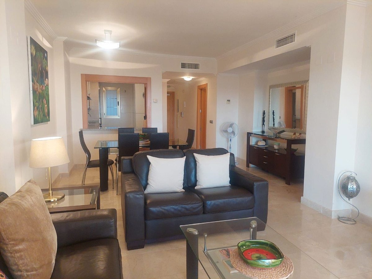 2 Bed Ground Floor Apartment in Benahavís