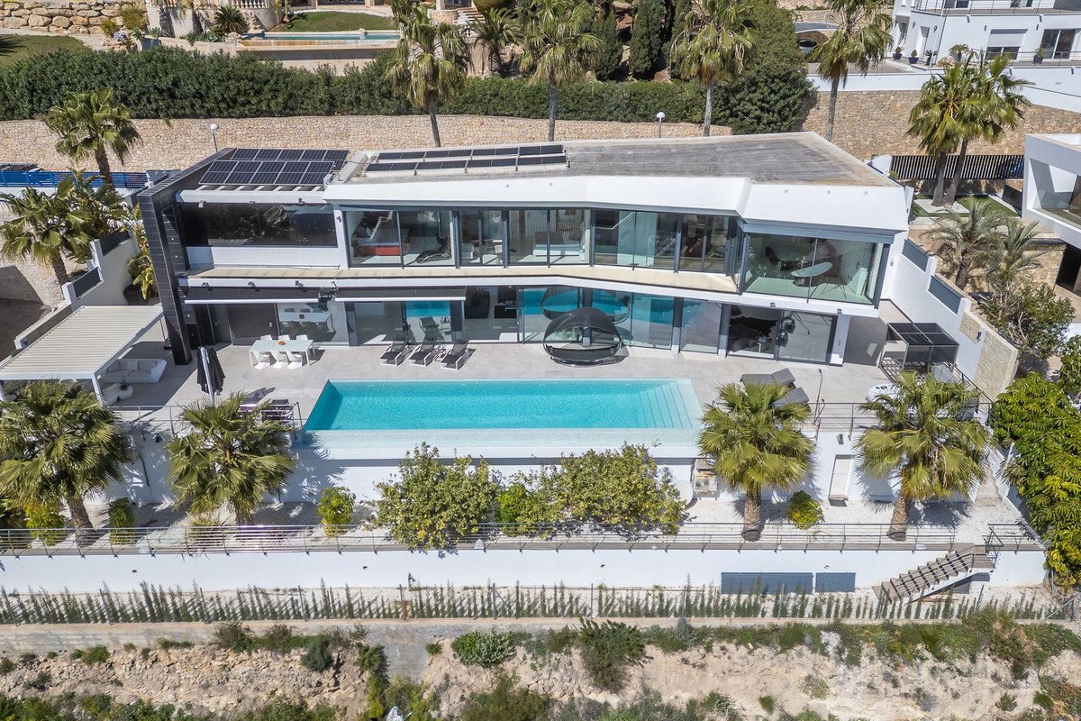4 Bed Detached Villa in Calpe