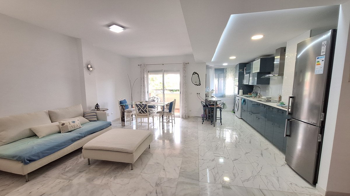 3 Bed Middle Floor Apartment in Estepona