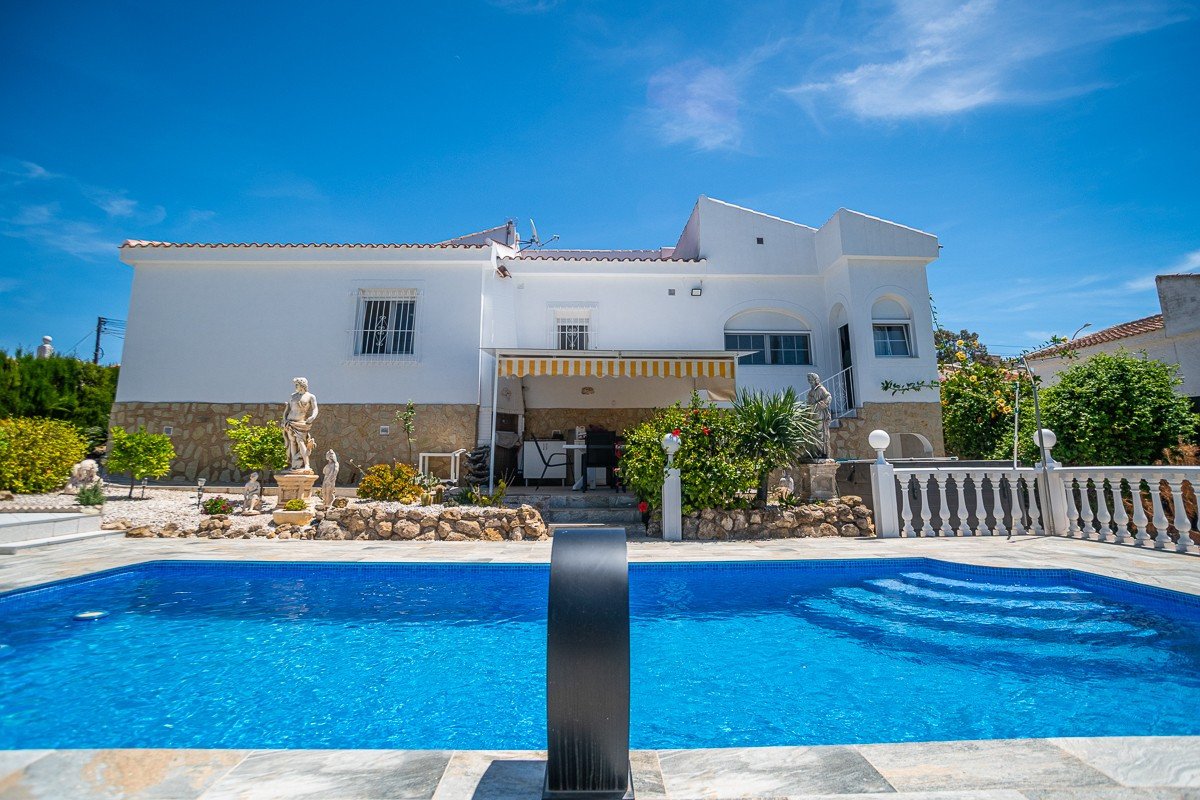3 Bed Detached Villa in La Marina