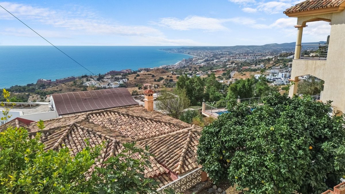 4 Bed Detached Villa in Benalmadena