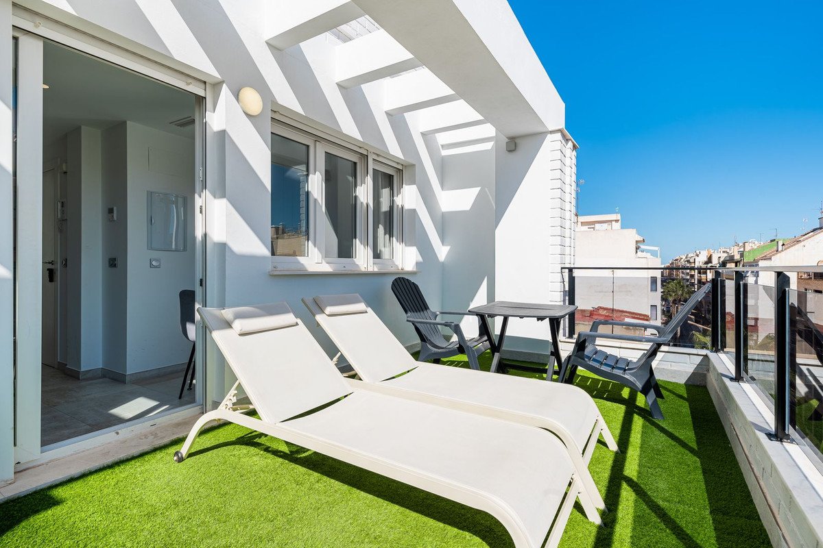9 Bed Building in Torrevieja