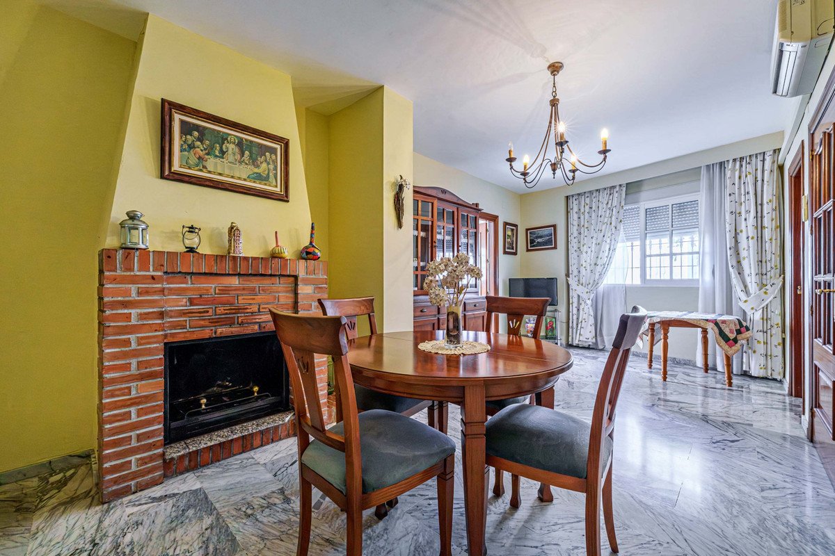 3 Bed Detached Villa in Ciudad Jardín
