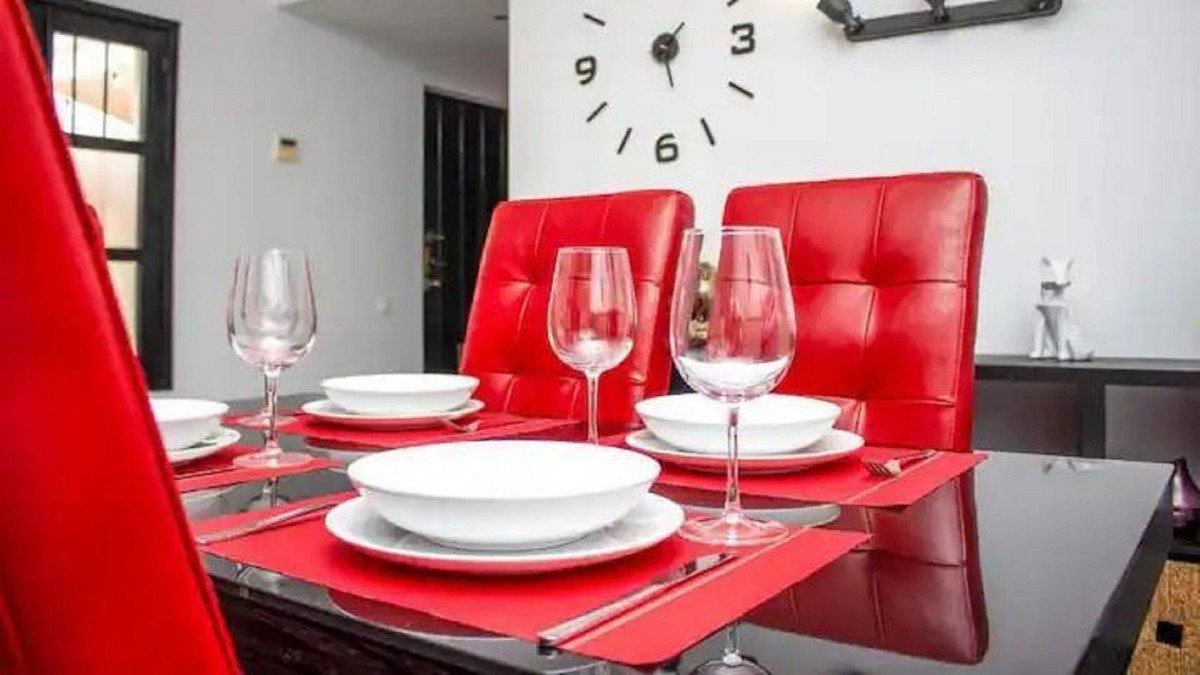 2 Bed Top Floor Apartment in Puerto Banús