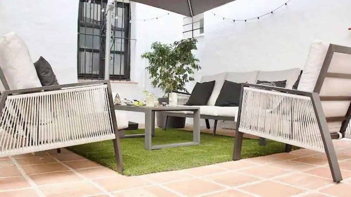 2 Bed Top Floor Apartment in Puerto Banús