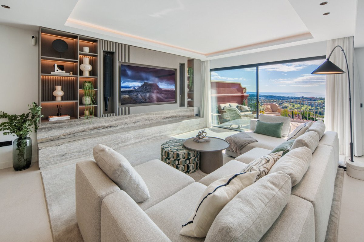 2 Bed Penthouse Duplex in Monte Halcones