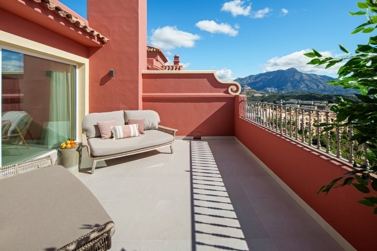 2 Bed Penthouse Duplex in Monte Halcones