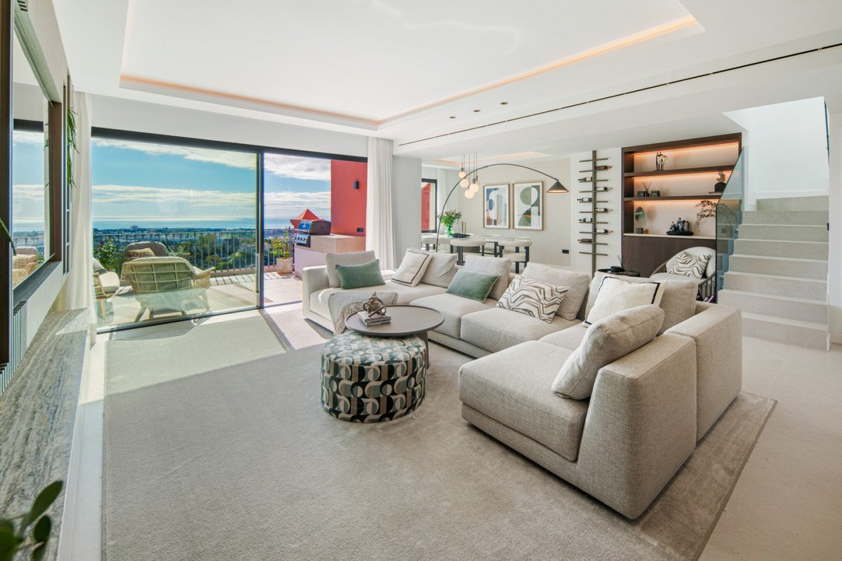 2 Bed Penthouse Duplex in Monte Halcones