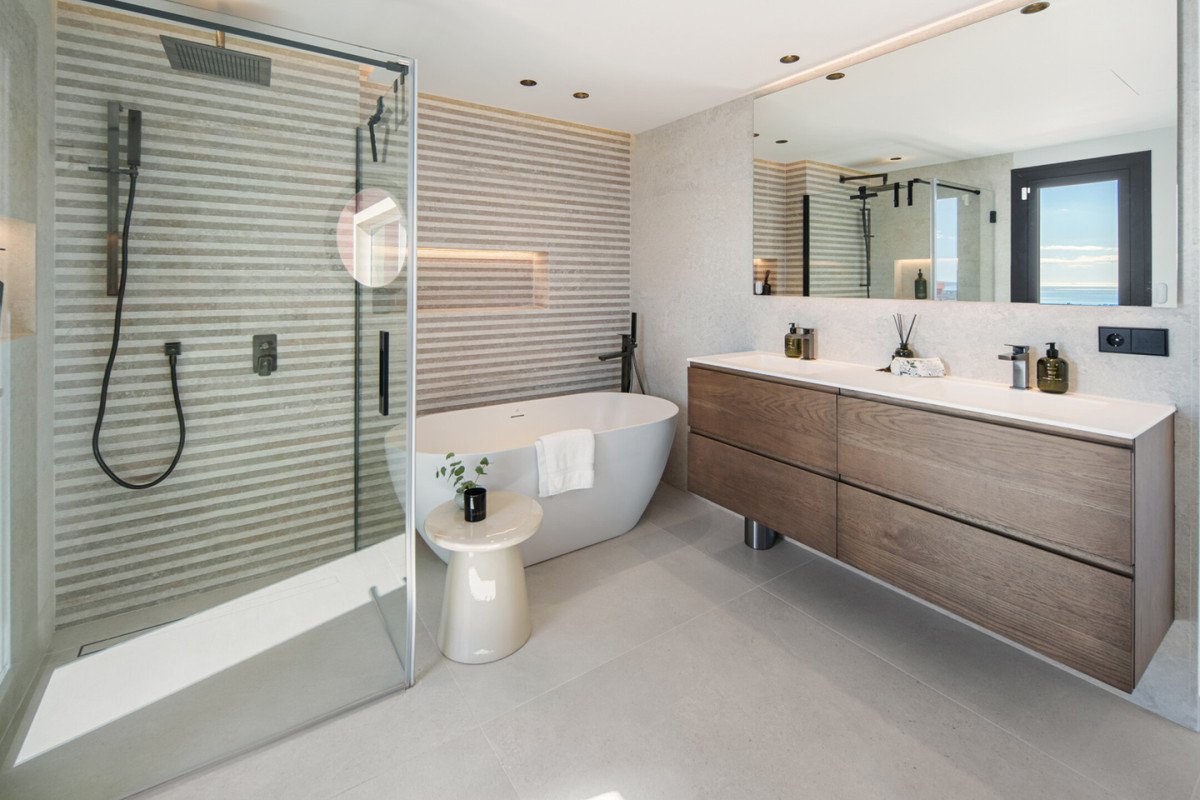 2 Bed Penthouse Duplex in Monte Halcones