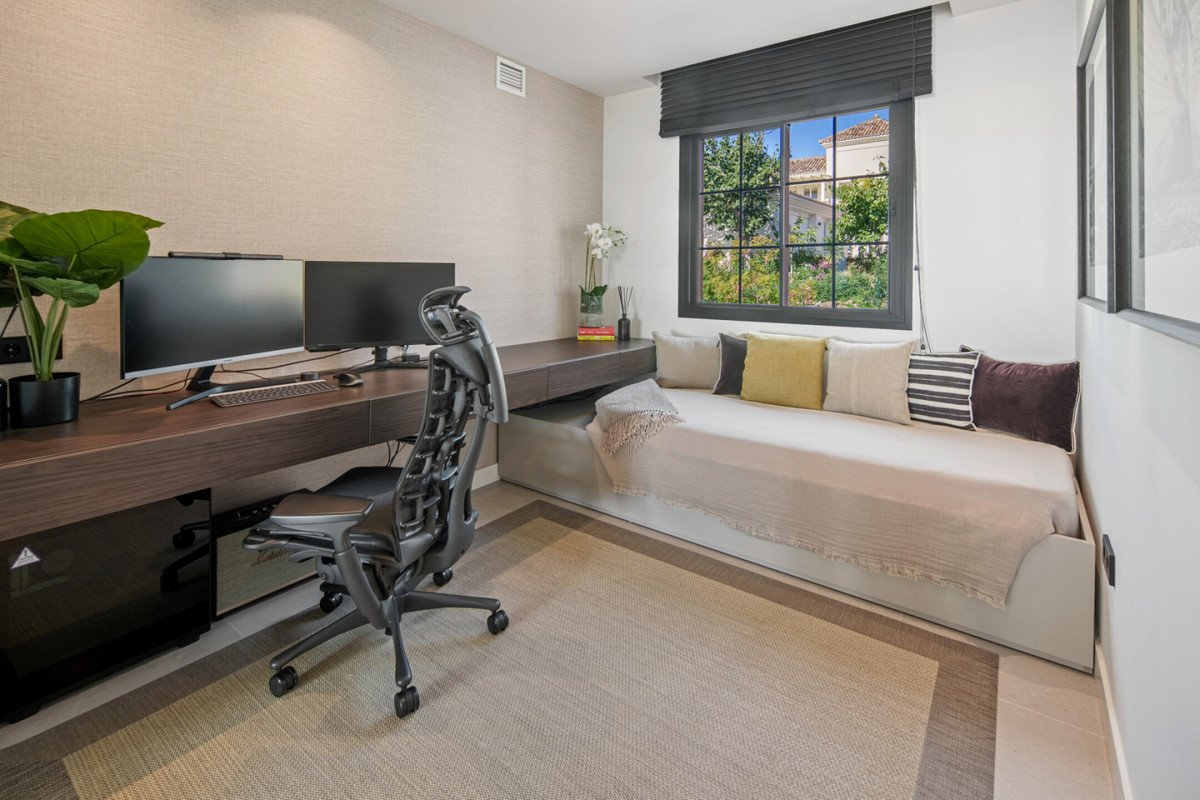 2 Bed Penthouse Duplex in Monte Halcones