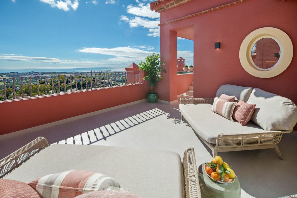 2 Bed Penthouse Duplex in Monte Halcones