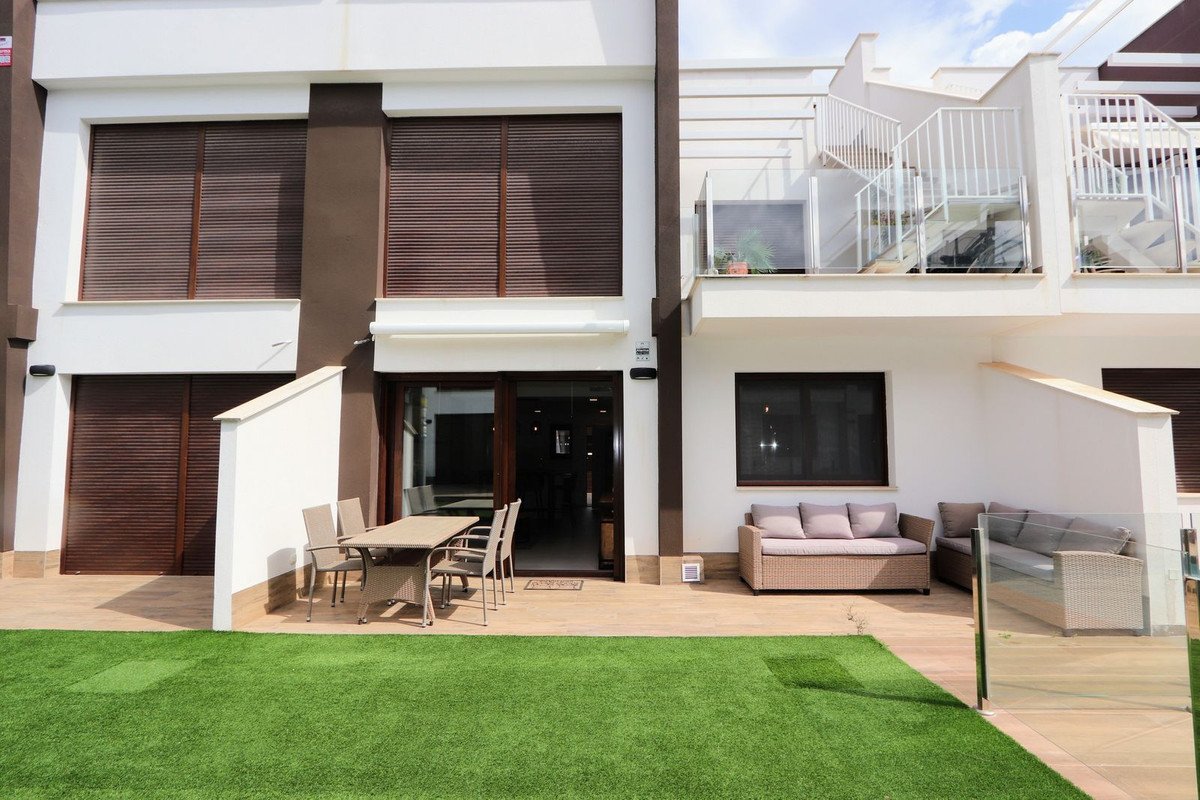 2 Bed Ground Floor Apartment in Lo Pagan