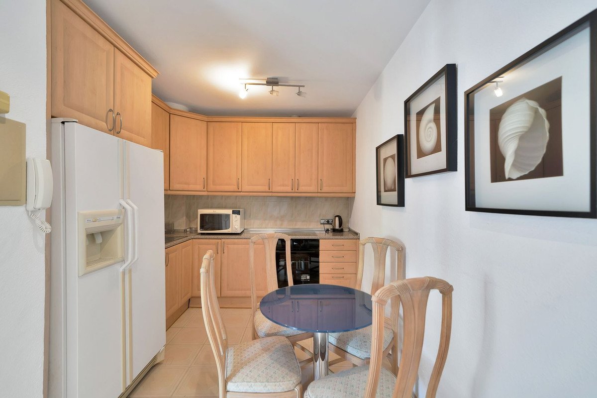 6 Bed Detached Villa in Hacienda Las Chapas