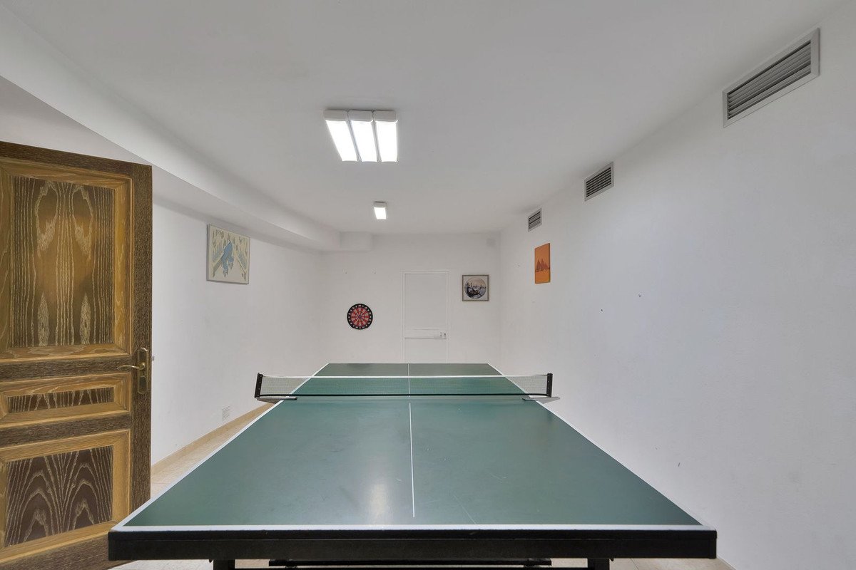 6 Bed Detached Villa in Hacienda Las Chapas
