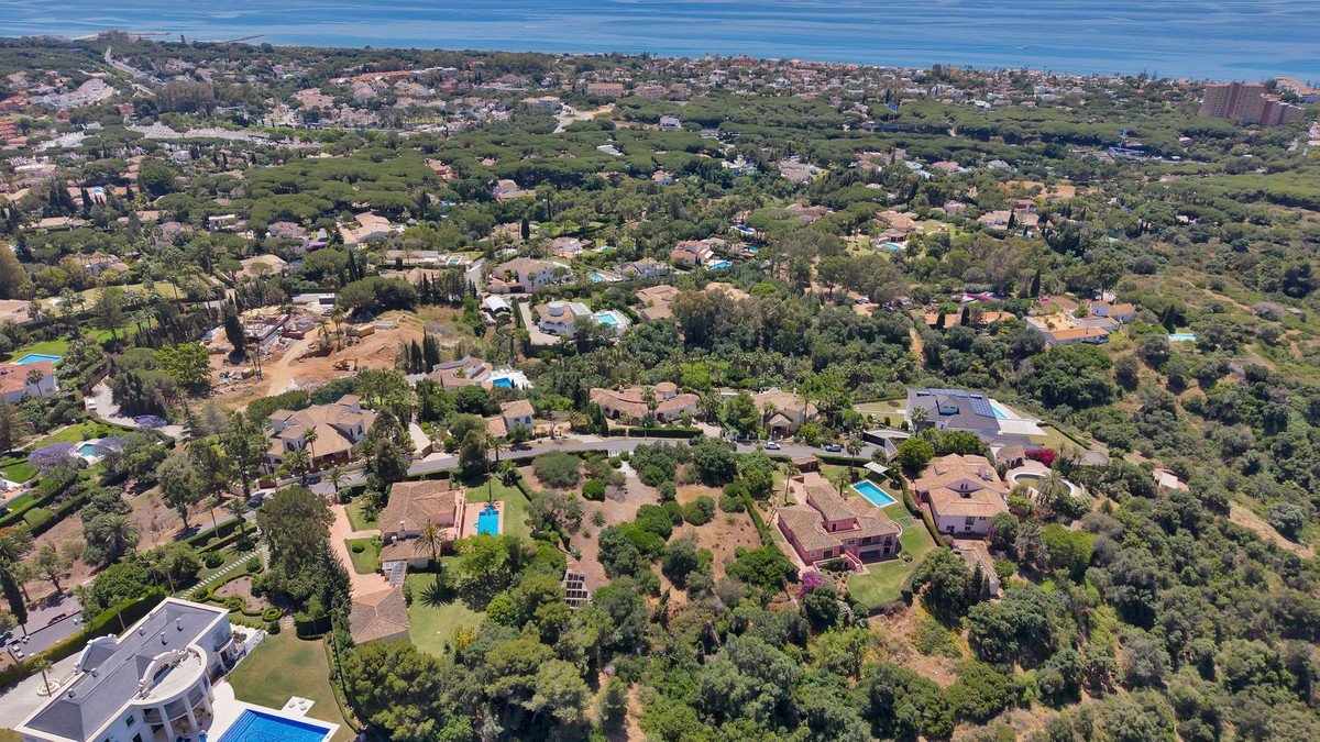 6 Bed Detached Villa in Hacienda Las Chapas