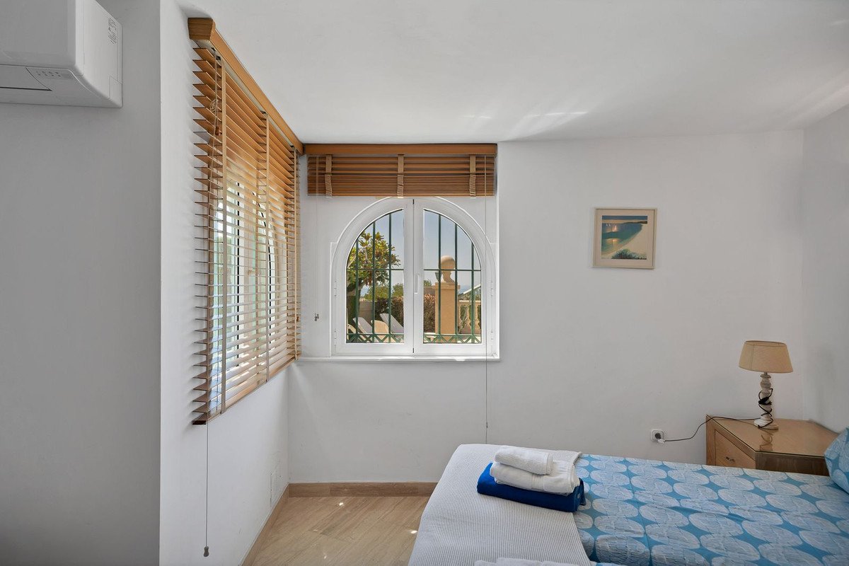 6 Bed Detached Villa in Hacienda Las Chapas